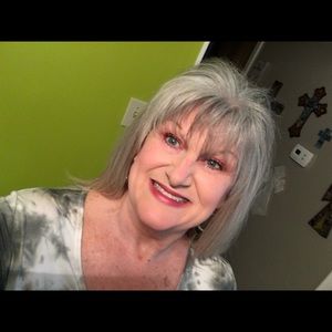 Meet your Posher, Delores